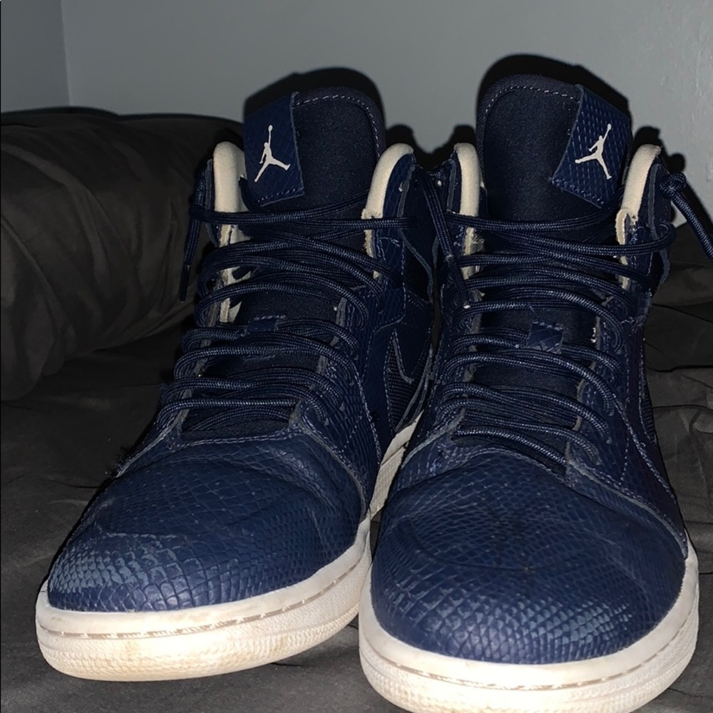Blue snake skin Jordan 1s - Picture 3 of 4